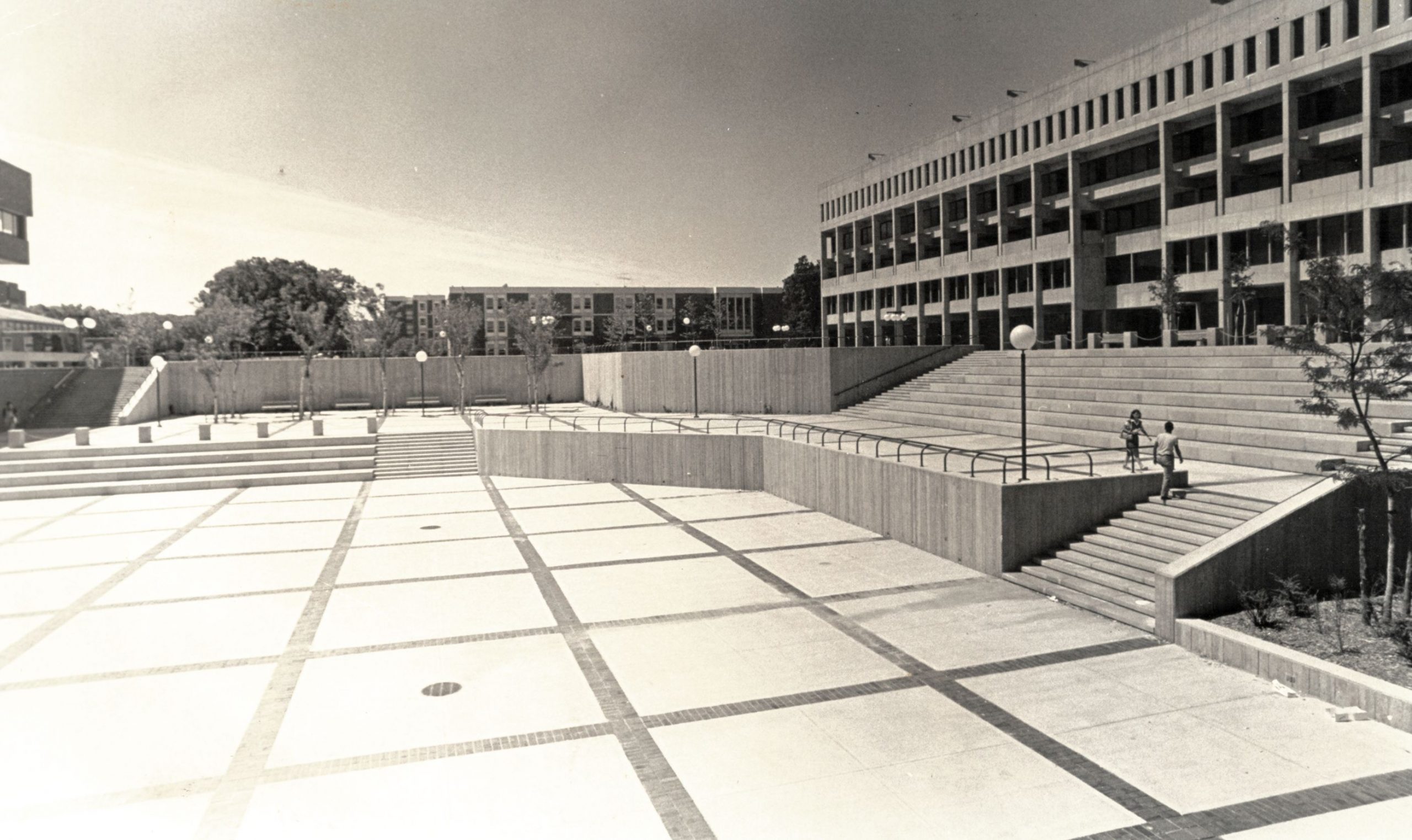 Library exterior, Stony Brook University